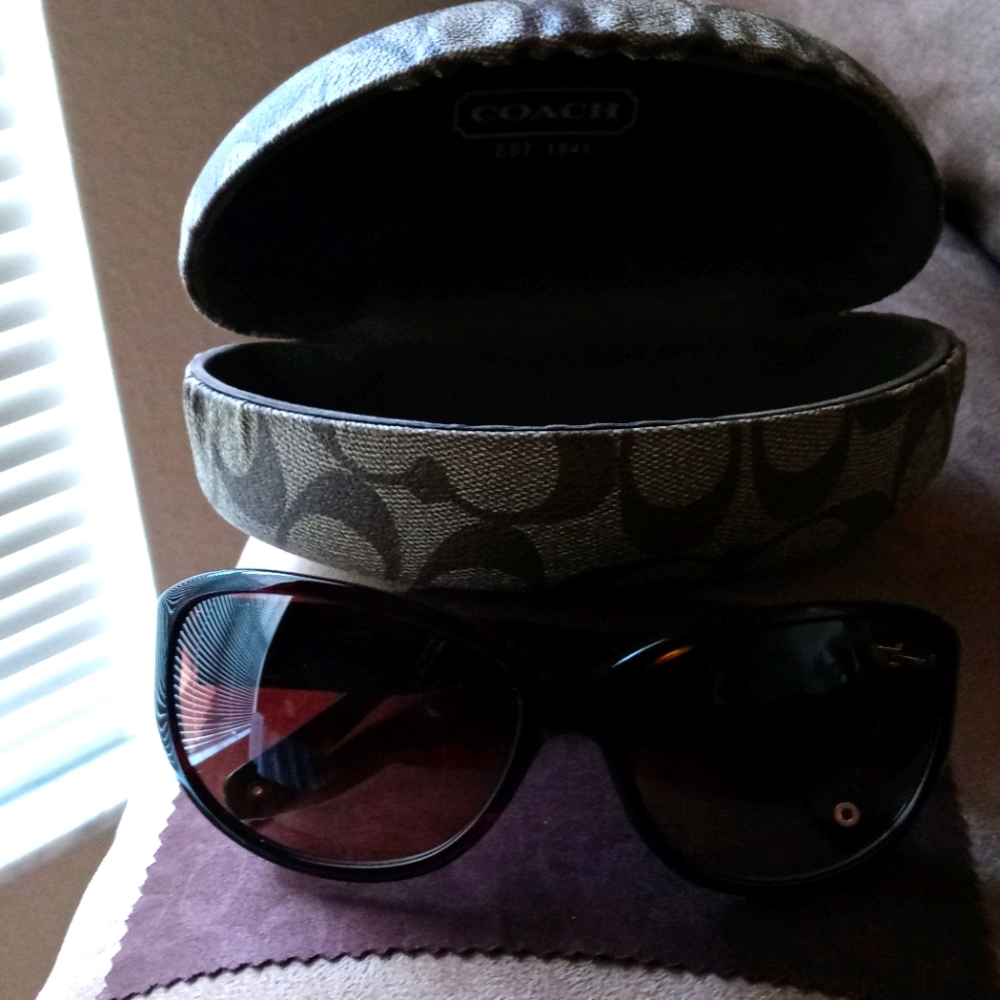 💯 Authentic COACH sunglasses